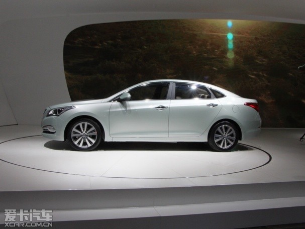 ���D���a��