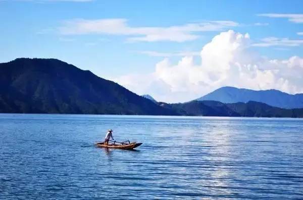 ���\�C����ӭ�����¡�������ʲô�ɫ�ģ�