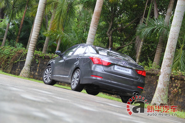 �r�񼴌��ҕ� 2013�V��܇չ������܇