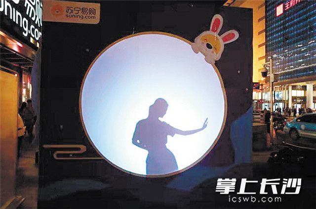 �̈�(ch��ng)�еġ�����(j��)�������ͼ�ӰС�ݳɞ�����(zh��ng)�����պ�Ӱ�ğ��T�����c(di��n)�����L(zh��ng)ɳ���(b��o)ȫý�wӛ�� ����Ƽ �z