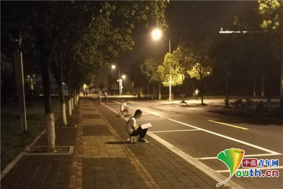 �W������һ��Уǧ�����W��������У���� �WУ������֧��