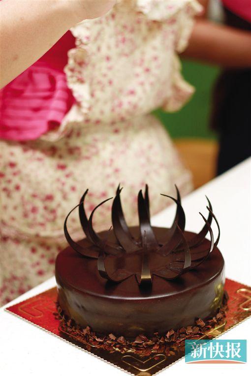 �V�ݬF(xi��n)���߃r���Nˇ�n�����h��һ��(ji��)�n�ɰٶ�Ԫ