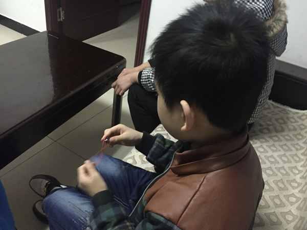 11��30�գ�ɳƺ�Σ��ɳ����10�q��С�壨�������[Ū��һ��(g��)С��ߡ�������?d��ng)��?�ʂb�x �z