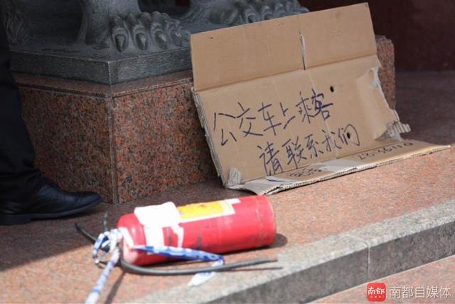 ���ڹ���܇(ch��)���1��Ů�˿����� �����Д���v��