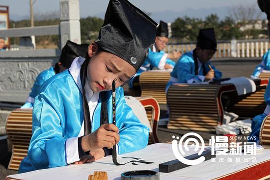 ����һС�l(xi��ng)���߳�21λ��ʿ����Tʿ �к��ؼ�?