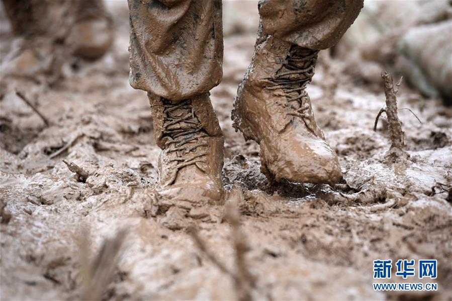 ������(x��)��ƽ�r(sh��)���Ї�(gu��)��ɫ���(hu��)���x˼��ָ���¡����r(sh��)����������ƪ�¡���(x��)��ƽ����(sh��)ӛ�P(gu��n)���¡��D�Ļ���(d��ng)����10��һ�О������񡪡�����ȫ��(gu��)��Ѵ�Ȟ�(z��i)ȡ���A�����ش����֮�r(sh��)