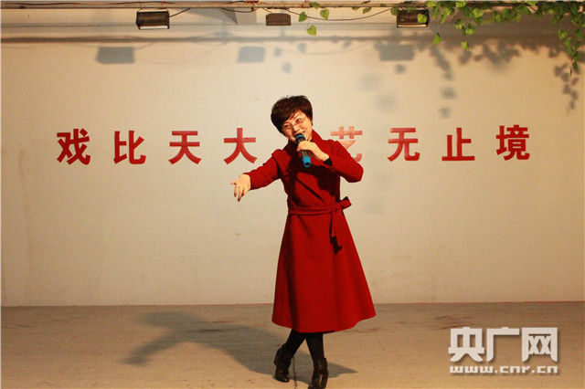 �D�ߣ�����һ��(j��)�݆T�������ݑ���Ҽ�(j��)���������÷���ݳ�...